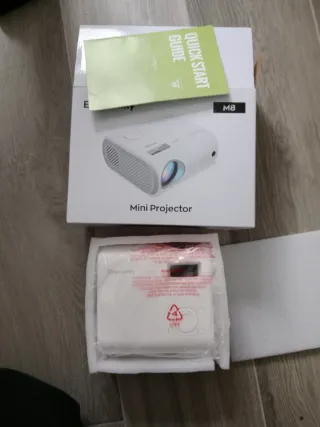 A ESTRENAR! Proyector Mini Portátil Einyoumily Bla