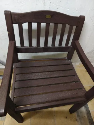 Sillas de exterior marrones