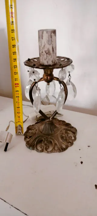 Lampada antica in metallo e cristallo