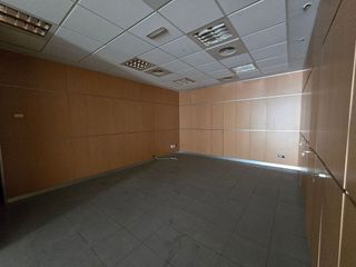 Local comercial en venta en Carcaixent