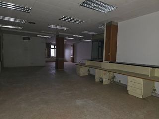 Local comercial en venta en Carcaixent