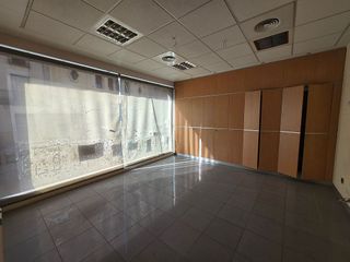 Local comercial en venta en Carcaixent