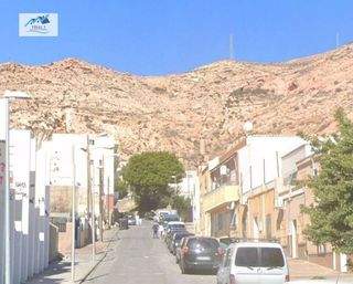 Piso en venta en La Chanca - Pescadería en Almería