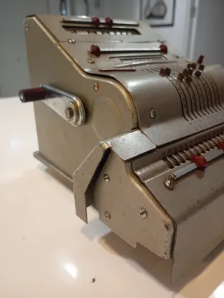 Calculadora Mecánica Antigua Brunsviga