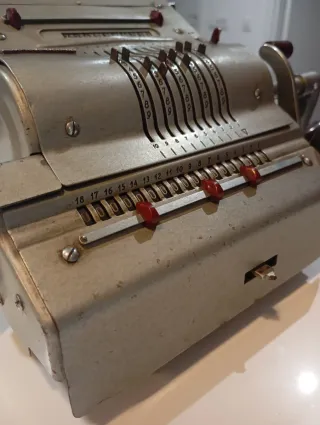 Calculadora Mecánica Antigua Brunsviga