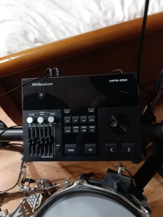 Paquete 1 de 2. Batería Electrónica Millenium MPS-