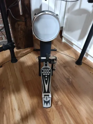 Paquete 1 de 2. Batería Electrónica Millenium MPS-