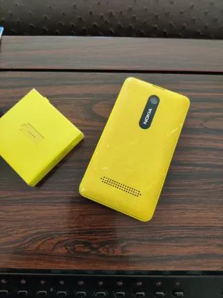 Nokia Asha 210 + Power Bank Giallo