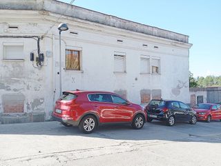 Edificio en venta en Les Torres - Ca n'Alzamora en Rubí