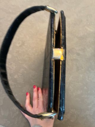 Bolso negro efecto piel cocodrilo