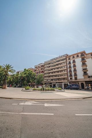 Local comercial en venta en Linares