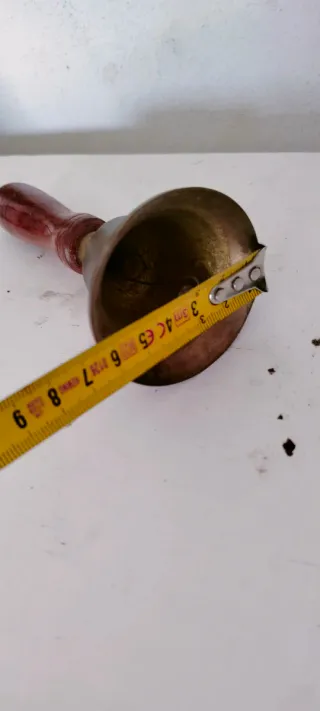 Campanella vintage con manico in legno