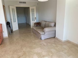 Piso en alquiler en Puerto Banús en Marbella