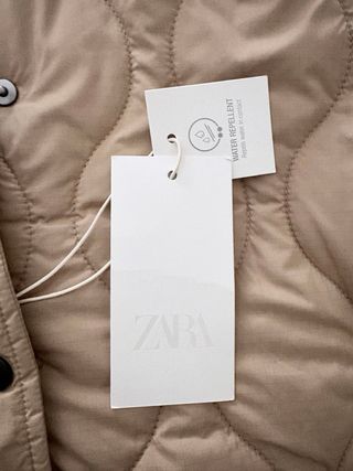 Cazadora acolchada Zara beige