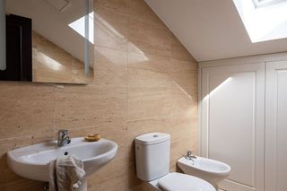 Piso en venta en La Goleta - San Felipe Neri en Málaga