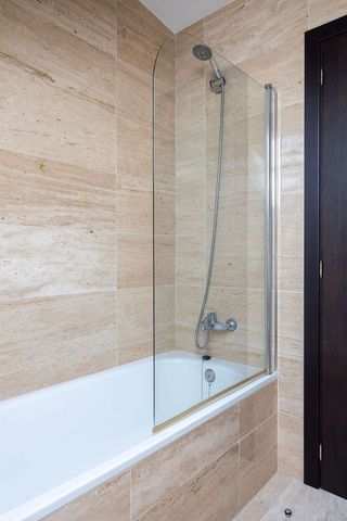 Piso en venta en La Goleta - San Felipe Neri en Málaga