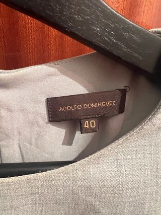 Vestido Adolfo Domínguez gris elegante