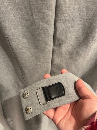 Vestido Adolfo Domínguez gris elegante