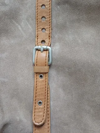 Bolso de ante marrón y beige