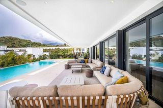 Chalet en alquiler en Los Naranjos - Las Brisas en Marbella