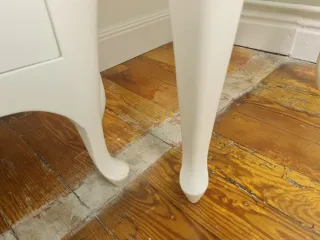 Conjunto Cómoda, 2 Mesillas y Espejo