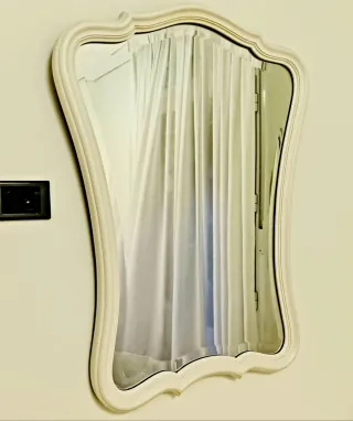 Conjunto Cómoda, 2 Mesillas y Espejo