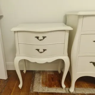 Conjunto Cómoda, 2 Mesillas y Espejo