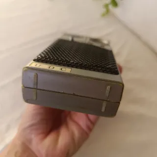 Radio de bolsillo antigua UDC