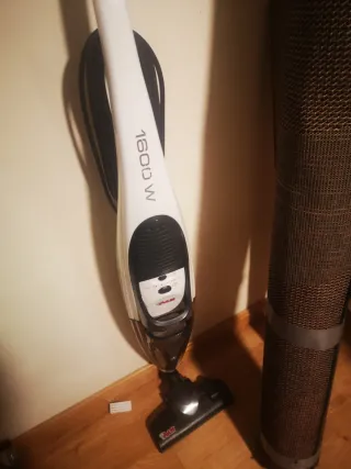 Aspiradora Escoba 1600W