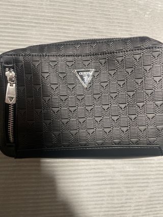 Riñonera Guess Negra