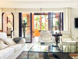 Ático en alquiler en Nueva Andalucía centro en Marbella