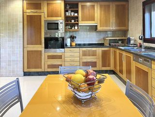 Ático en alquiler en Nueva Andalucía centro en Marbella