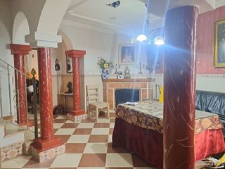 Casa adosada en venta en Lucena