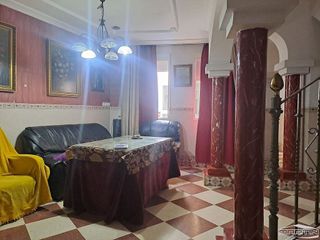 Casa adosada en venta en Lucena