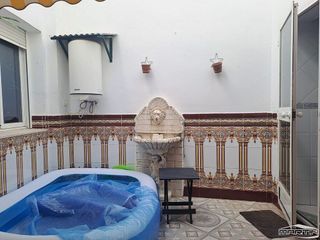 Casa adosada en venta en Lucena