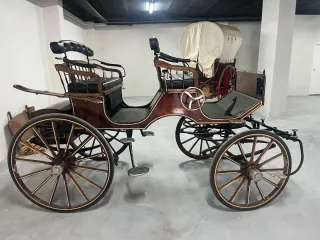 Faetón de madera con palillería