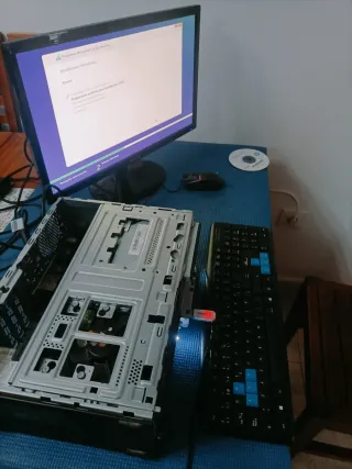 Torre Lenovo SSD W11 8GB RAM