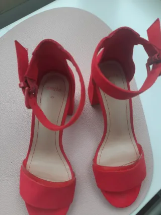 Sandalias tacón rojo pulsera