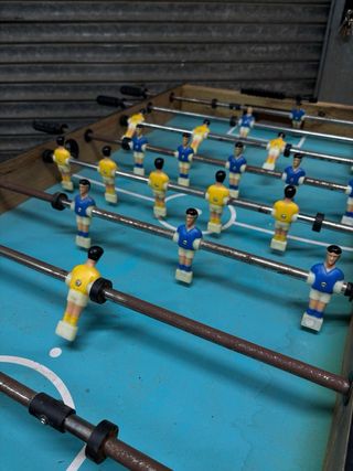 Futbolín de madera