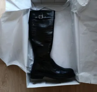 Botas altas efecto piel cocodrilo