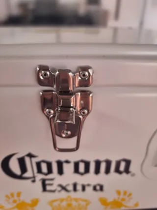 MINI NEVERA CORONITA