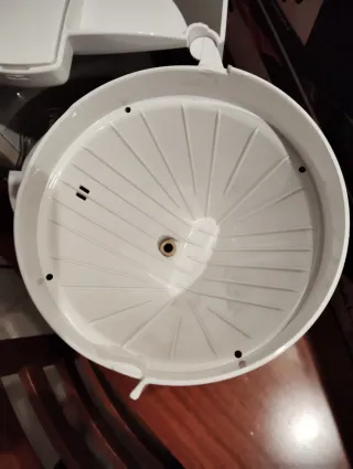 Cafetera Blanca con Jarra de Cristal