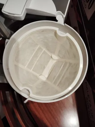 Cafetera Blanca con Jarra de Cristal