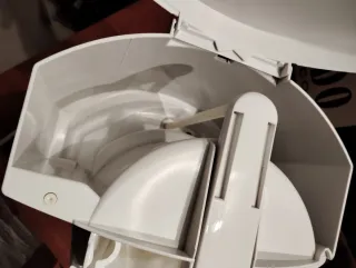 Cafetera Blanca con Jarra de Cristal