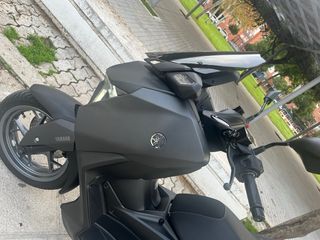 Yamaha Xmax 125 Negra Mate 26/12/23 1265 KM