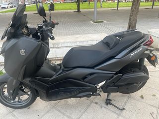 Yamaha Xmax 125 Negra Mate 26/12/23 1265 KM