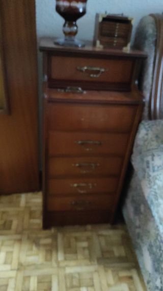 Cajonera decorativa de madera