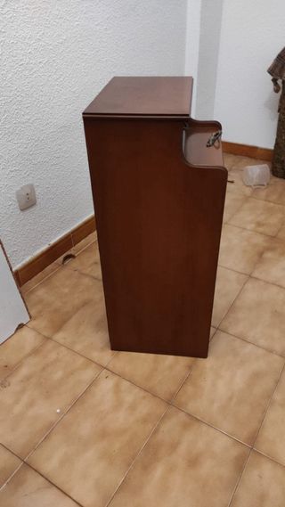 Cajonera decorativa de madera