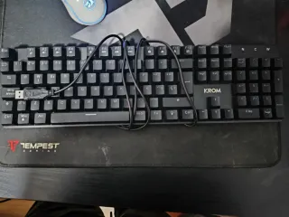Teclado Krom Kasic RGB Negro