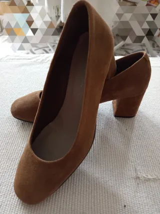 Zapatos de tacón ante marrón talla 40